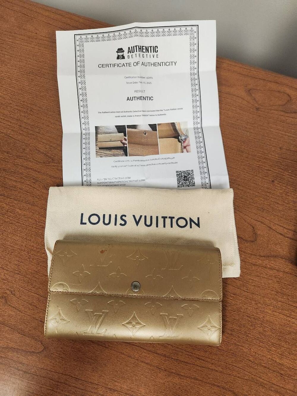 Louis Vuitton AUTHENTIC Vernis gold long wallet WITH DUSTBAG & Certificate of Au